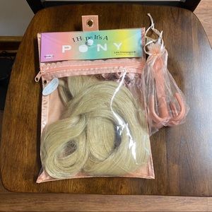 INSERT NAME HERE LOLA PONYTAIL IN CHAMPAGNE BLONDE